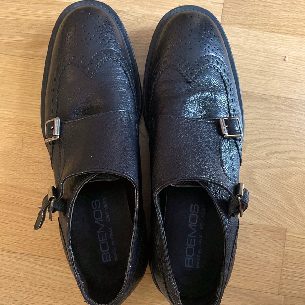 Black Italian leather saddle shoe, size 9. Worn twice. Runs more like an 8.5.